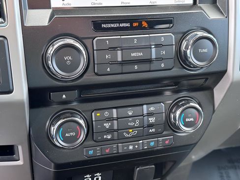 Used 2017 Ford F150 Lariat image 17