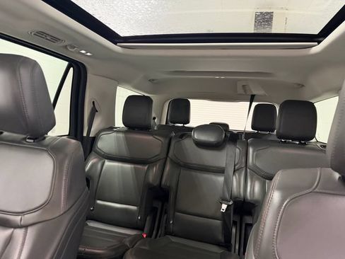 Certified 2025 Ford Expedition Active AWD/4WD image 6