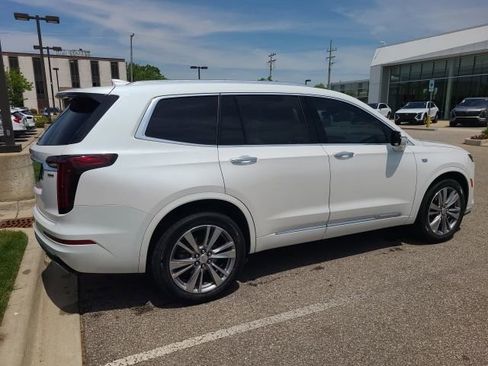 Used 2023 Cadillac XT6 Premium Luxury AWD/4WD image 7