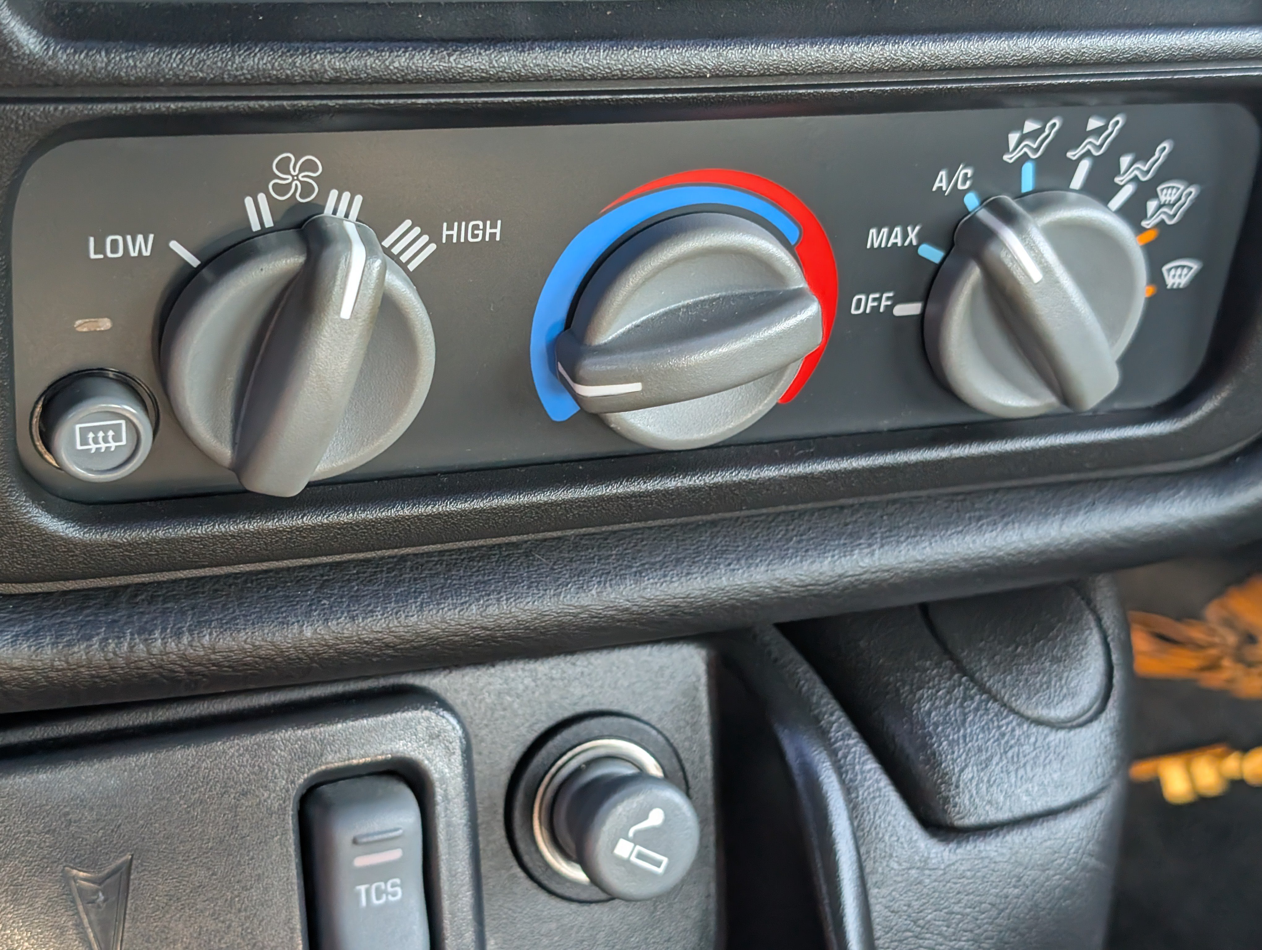 Used 2000 Pontiac Firebird Formula RWD image 10