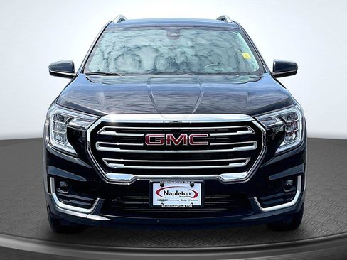 Used 2024 GMC Terrain SLT AWD/4WD image 3