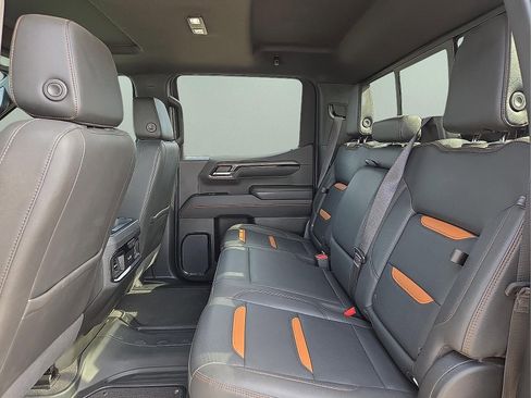 Used 2022 GMC Sierra 1500 AT4 w/ AT4 Preferred Package image 10