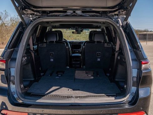 Used 2025 Jeep Grand Cherokee L Altitude image 26