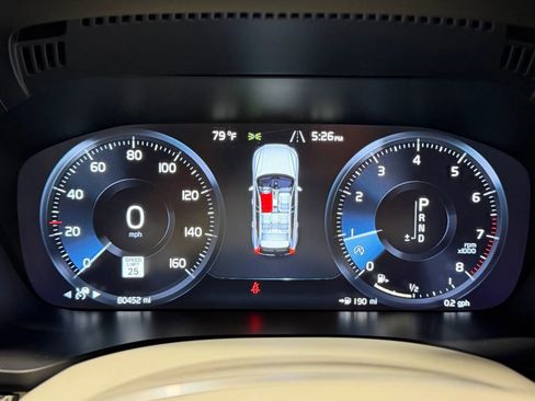 Used 2018 Volvo XC60 T5 Momentum w/ Convenience Package image 5