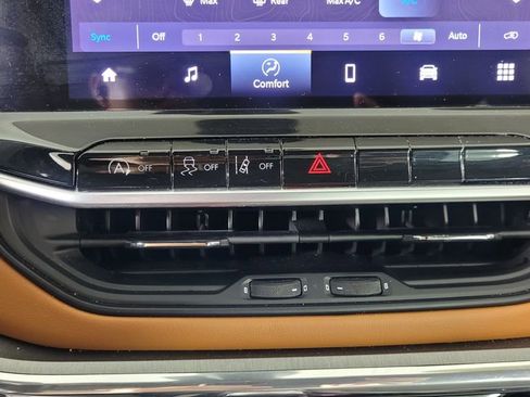 Used 2022 Jeep Compass Limited image 25