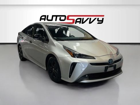 Used 2022 Toyota Prius FWD image 1