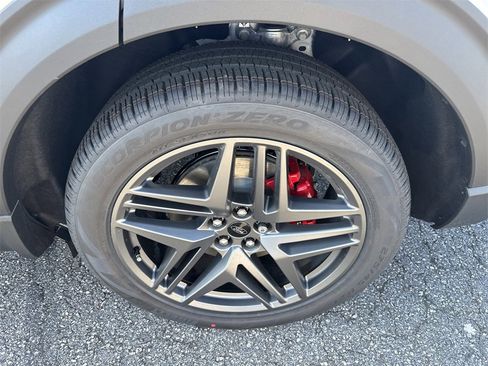 New 2026 Ford Explorer ST-Line w/ ST-Line Street Pack image 20