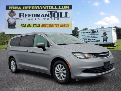 Used 2017 Chrysler Pacifica Touring w/ Tire & Wheel Group