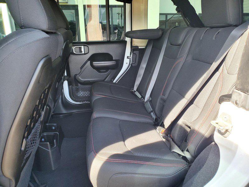 Used 2018 Jeep Wrangler Unlimited Rubicon AWD/4WD image 15