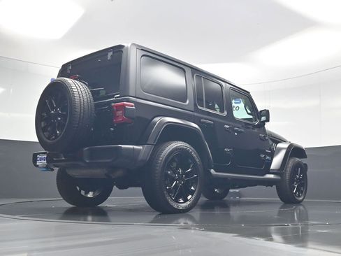 Used 2023 Jeep Wrangler Unlimited Sahara w/ Cold Weather Group AWD/4WD image 45
