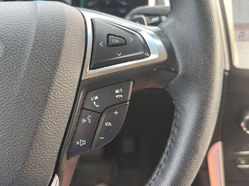 Used 2017 Ford Edge SEL w/ Equipment Group 201A AWD/4WD image 19