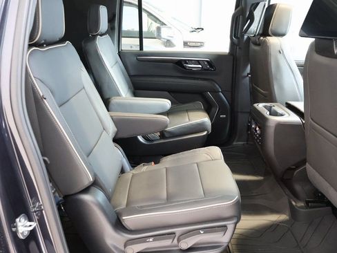 New 2025 Chevrolet Suburban Premier image 42