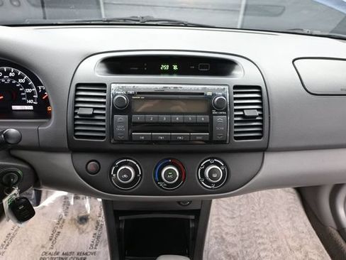 Used 2006 Toyota Camry LE FWD image 23