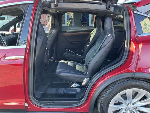 Used 2017 Tesla Model X 75D image 7