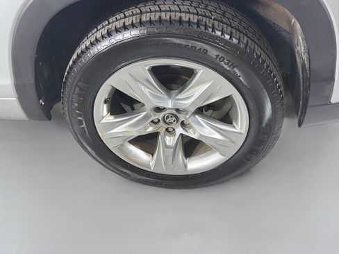 Used 2018 Toyota Highlander Limited FWD image 34