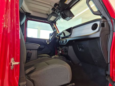 Used 2025 Jeep Wrangler Unlimited Sport AWD/4WD image 23