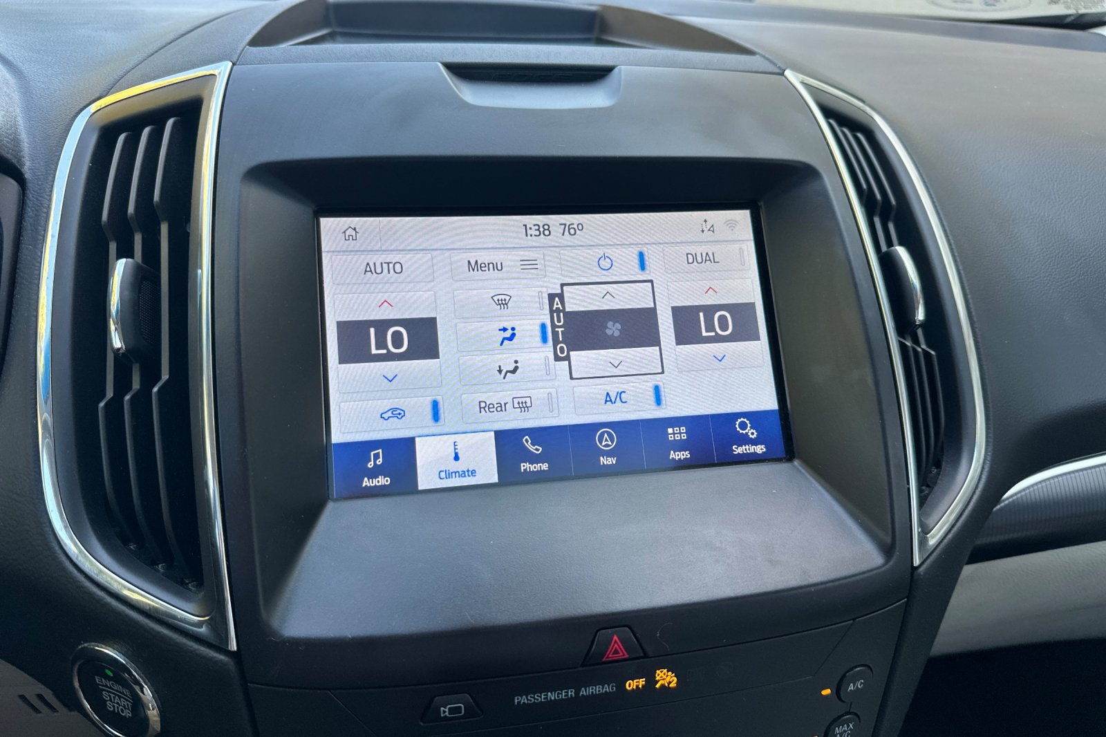 Used 2020 Ford Edge Titanium FWD image 27