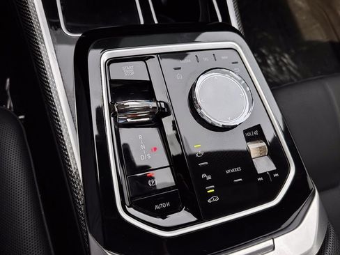 Used 2025 BMW 760i xDrive w/ Executive Package AWD/4WD image 15