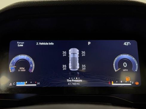 Used 2023 Jeep Grand Cherokee Limited image 16