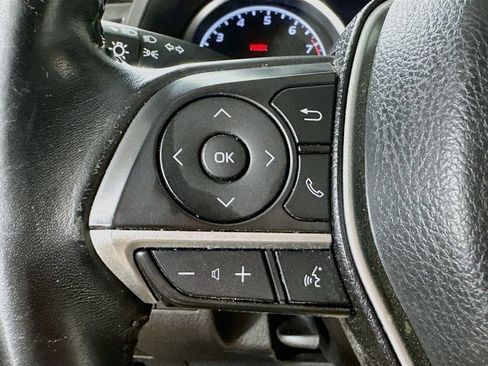 Used 2021 Toyota Camry XLE FWD image 24