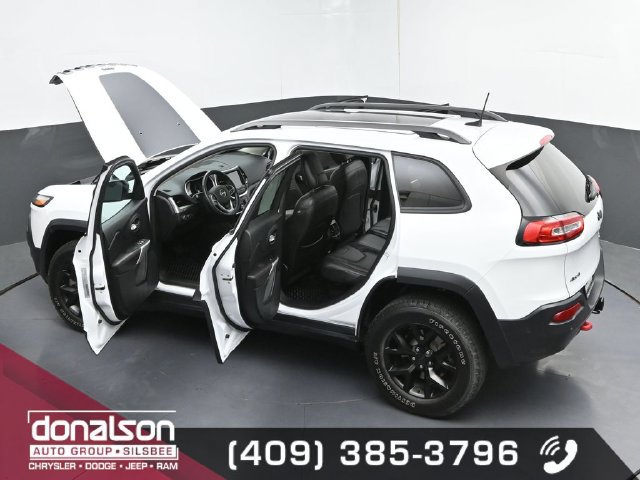 Used 2018 Jeep Cherokee Trailhawk w/ Quick Order Package 27L AWD/4WD image 27