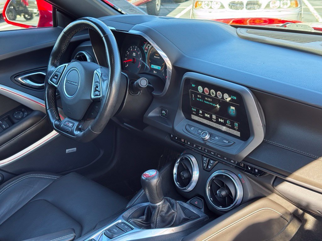 Used 2016 Chevrolet Camaro SS RWD image 5