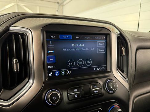 Used 2022 Chevrolet Silverado 2500 LT w/ Convenience Package image 24