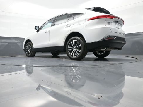 Certified 2024 Toyota Venza LE image 31