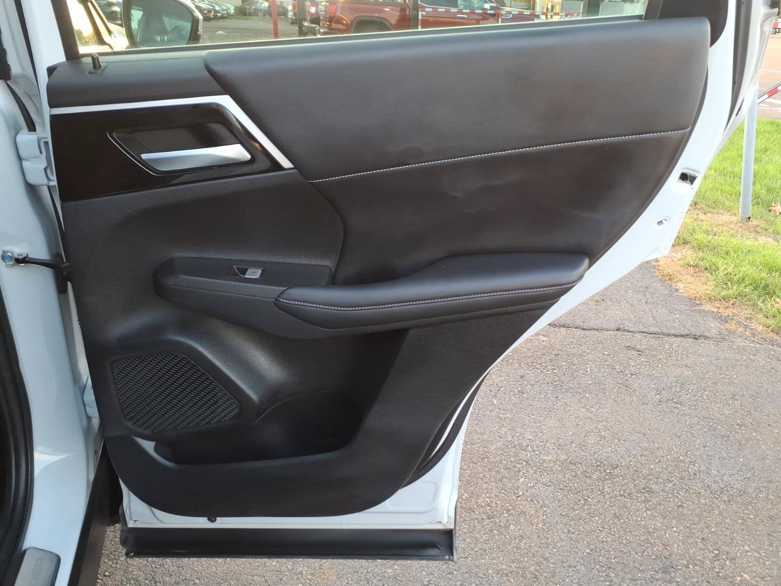 Used 2023 Mitsubishi Outlander SE AWD/4WD image 26