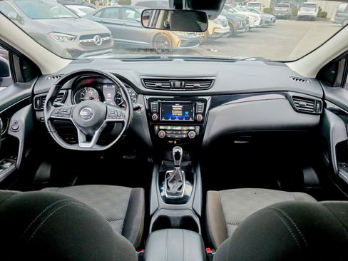 Used 2022 Nissan Rogue Sport SV image 34