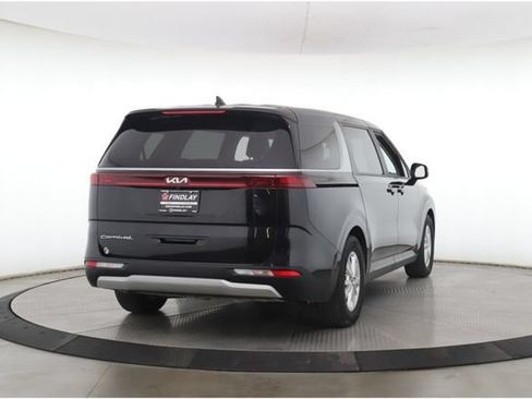 Used 2022 Kia Carnival LX FWD image 7
