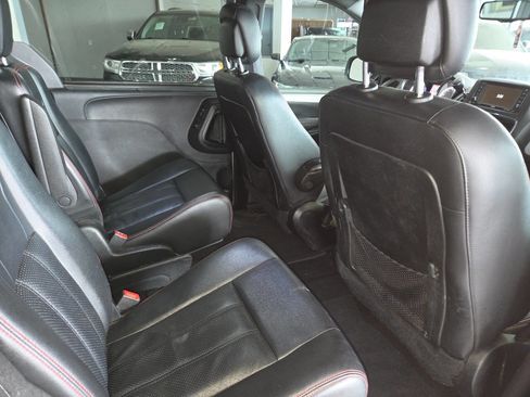 Used 2017 Dodge Grand Caravan GT FWD image 28