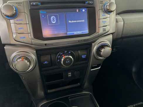 Used 2018 Toyota 4Runner SR5 Premium image 14