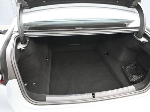 Used 2024 BMW 760i xDrive w/ Premium Package 2 image 31