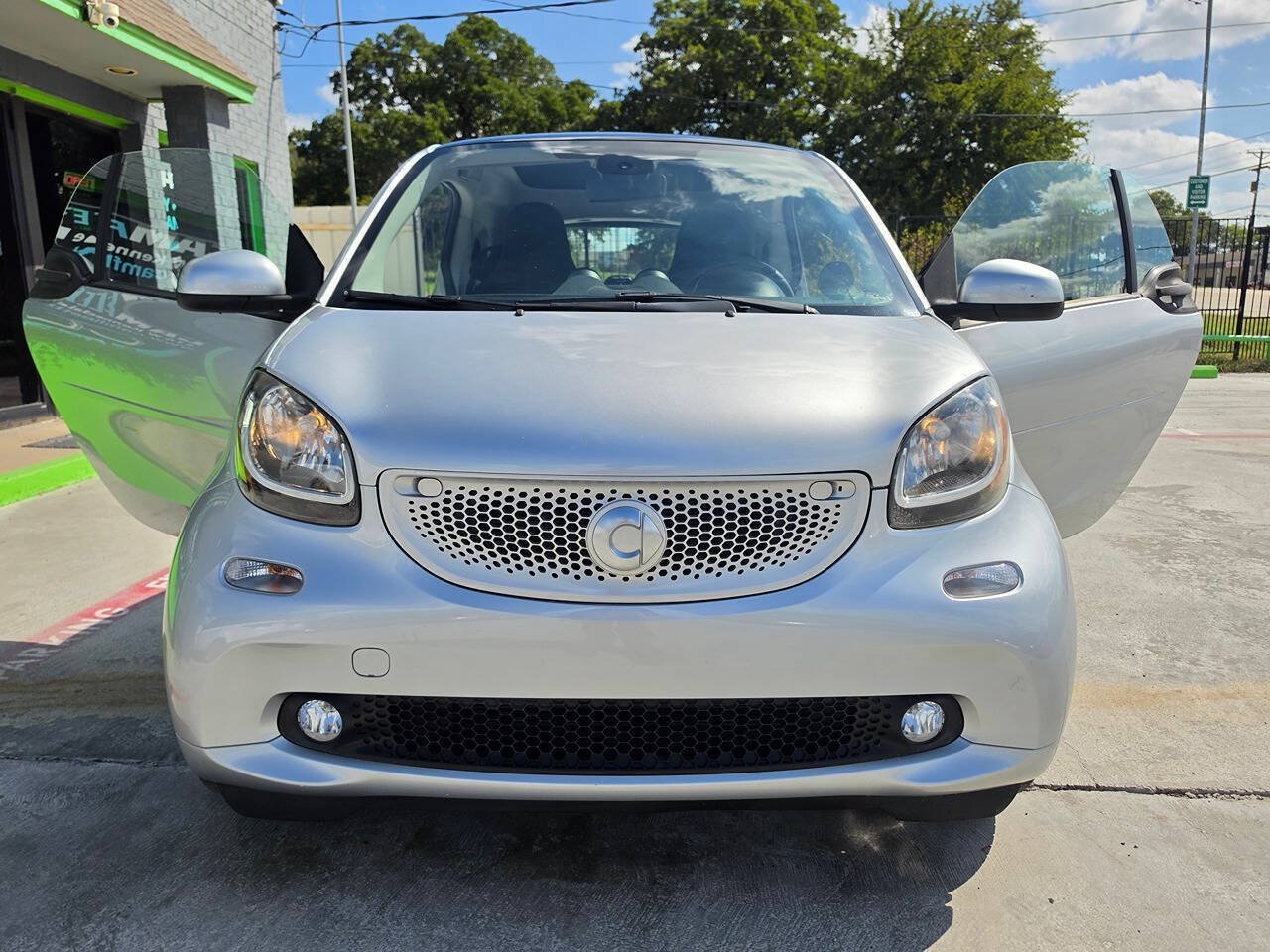 Used 2016 smart fortwo passion w/ Sport Package RWD image 51