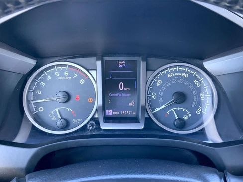 Used 2017 Toyota Tacoma SR5 w/ Tow Package image 26