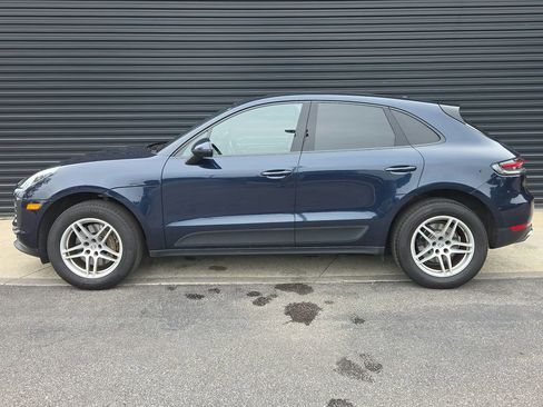 Certified 2021 Porsche Macan AWD/4WD image 2