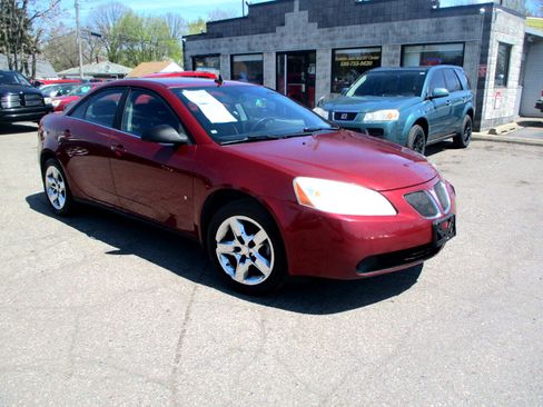 Used 2009 Pontiac G6 Sedan w/ Preferred Package image 1