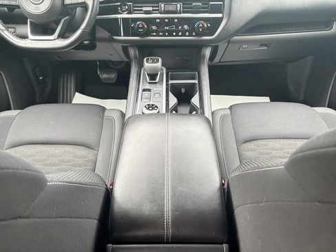 Used 2025 Nissan Pathfinder SV AWD/4WD image 31