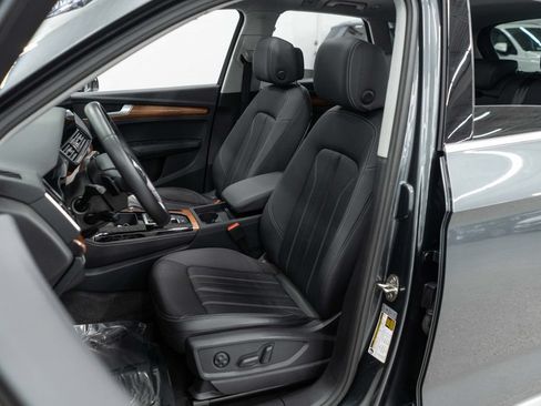 Used 2023 Audi Q5 2.0T Premium Plus w/ Premium Plus Package AWD/4WD image 9