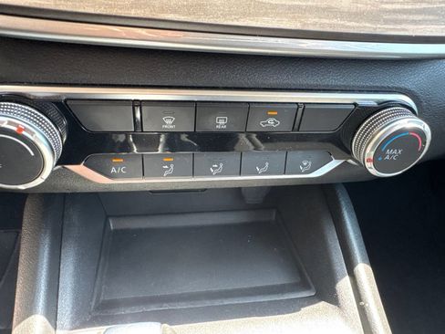 Used 2025 Nissan Altima 2.5 SV FWD image 20