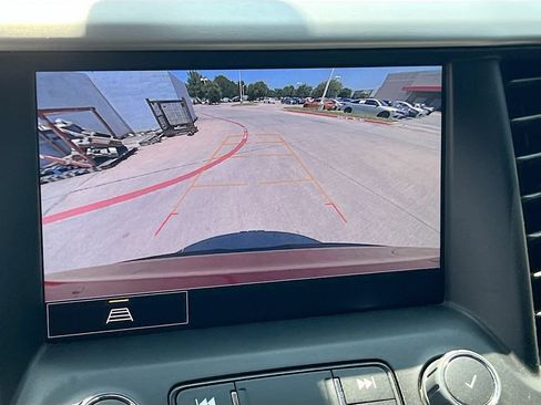 Used 2023 GMC Acadia SLT FWD image 14