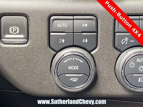 Certified 2025 Chevrolet Silverado 2500 ZR2 w/ Technology Package image 34