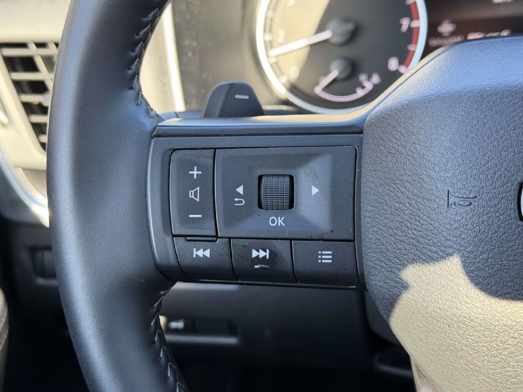 Used 2026 Nissan Rogue Dark Armor AWD/4WD image 23