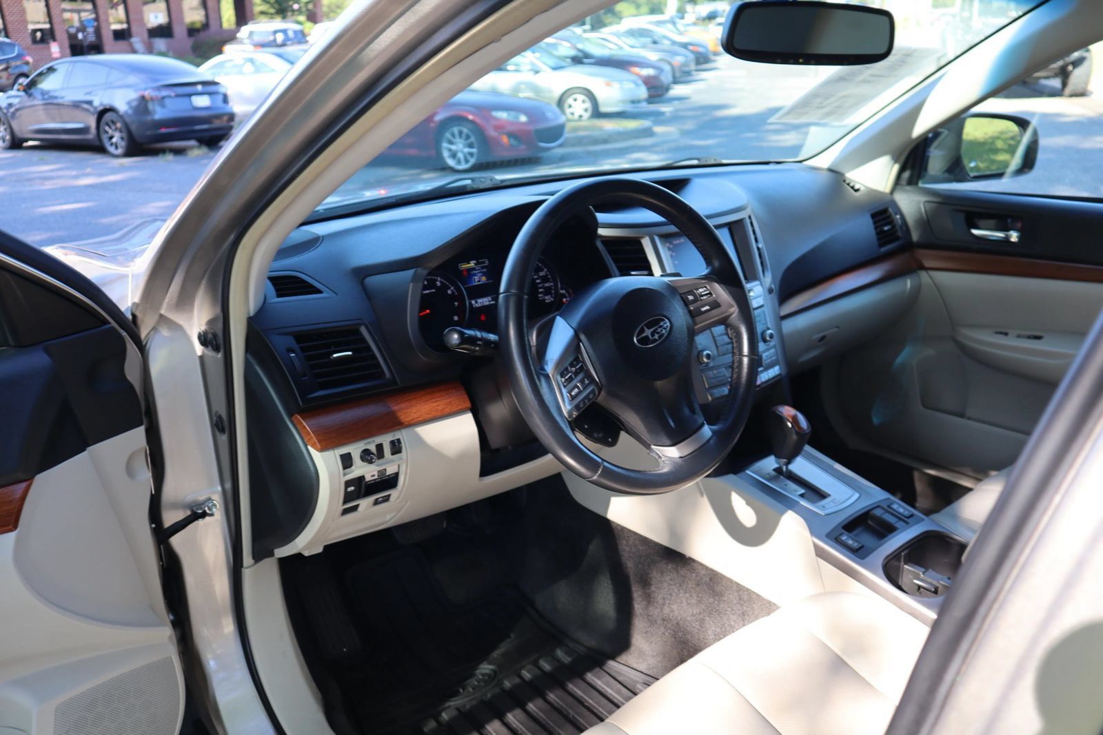 Used 2014 Subaru Outback 3.6R Limited AWD/4WD image 8