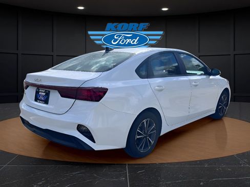 Used 2023 Kia Forte LXS image 5