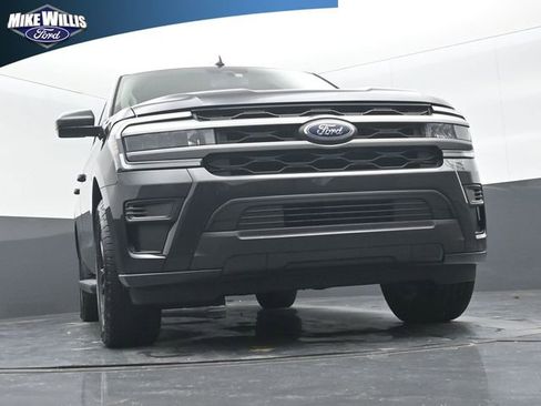 Used 2024 Ford Expedition XLT RWD image 18