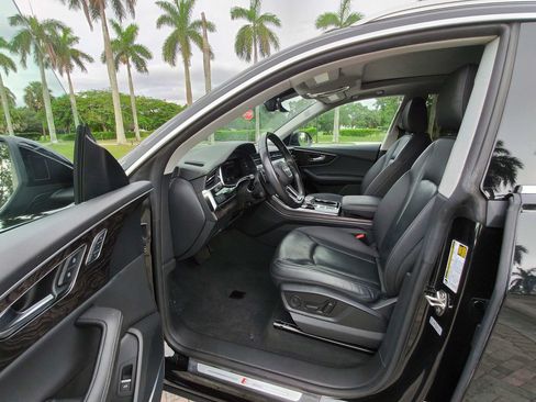 Used 2023 Audi Q8 Premium Plus w/ Premium Plus Package AWD/4WD image 5