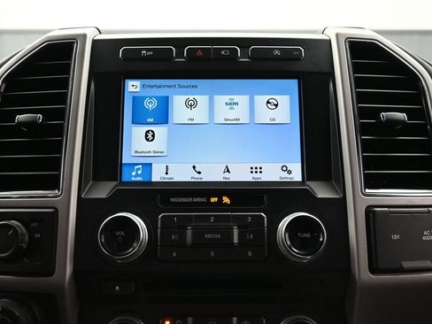 Used 2018 Ford F150 Lariat w/ Equipment Group 502A Luxury RWD image 34