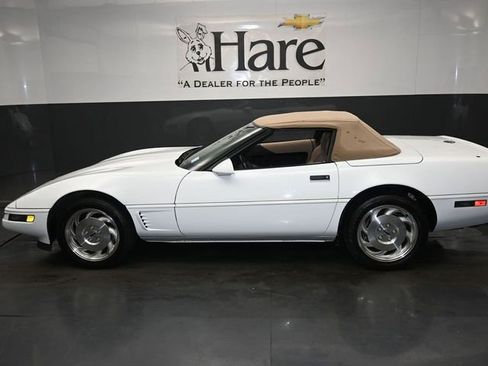 Used 1996 Chevrolet Corvette Convertible RWD image 23